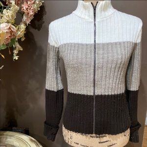 Women’s colorblock zip up sweater small